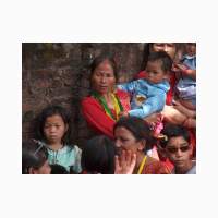 00021-nepal-teej-vrouw-kind.JPG