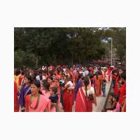 00034-nepal-straatbeeld-teej-vrouwen.JPG