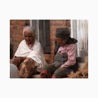 00294-nepal-oude-vrouwen-close-up-kirtipur.jpg